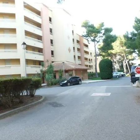 Laurier 1 شقة